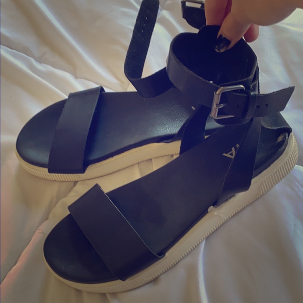 Black Mia Sandals
